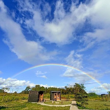 Wawowow Hotel Tomohon Exterior photo