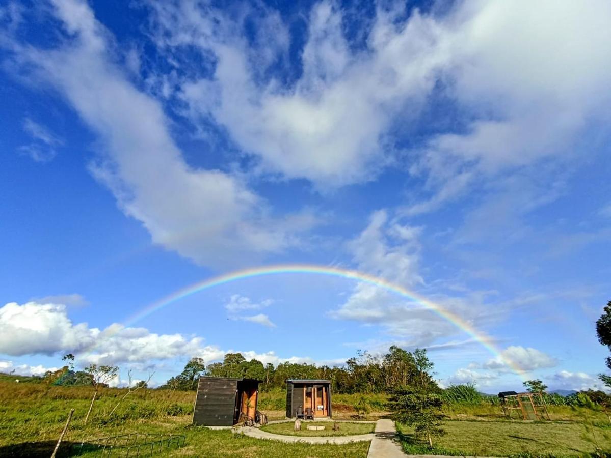 Wawowow Hotel Tomohon Exterior photo