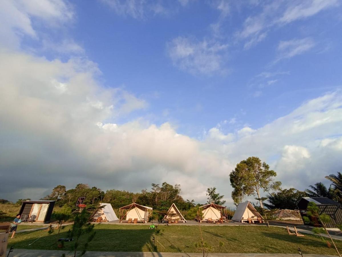 Wawowow Hotel Tomohon Exterior photo